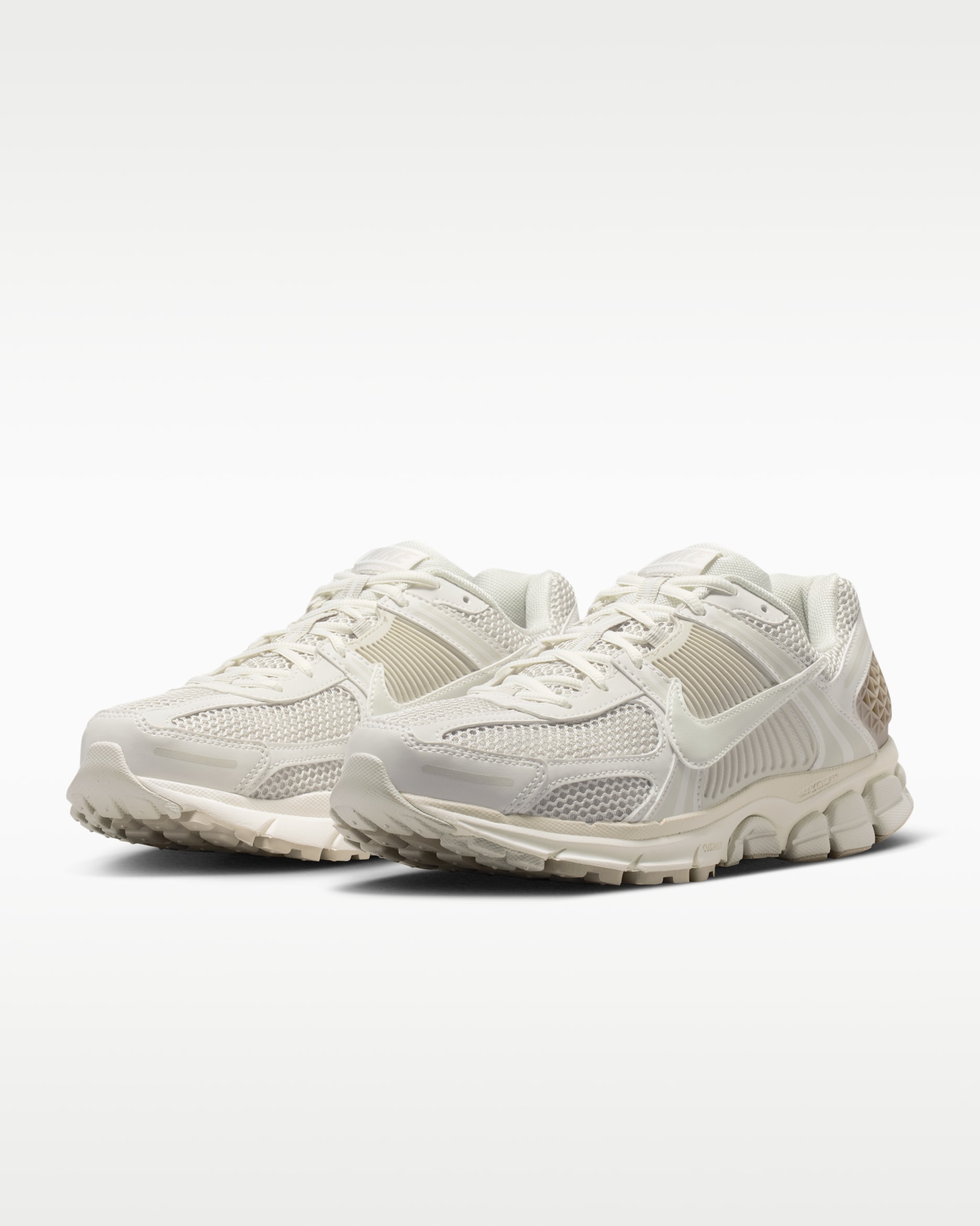 NIKE ZOOM VOMERO 5 2