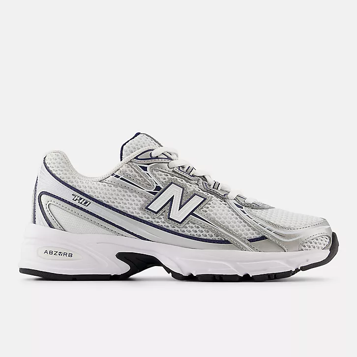 NEW BALANCE 740