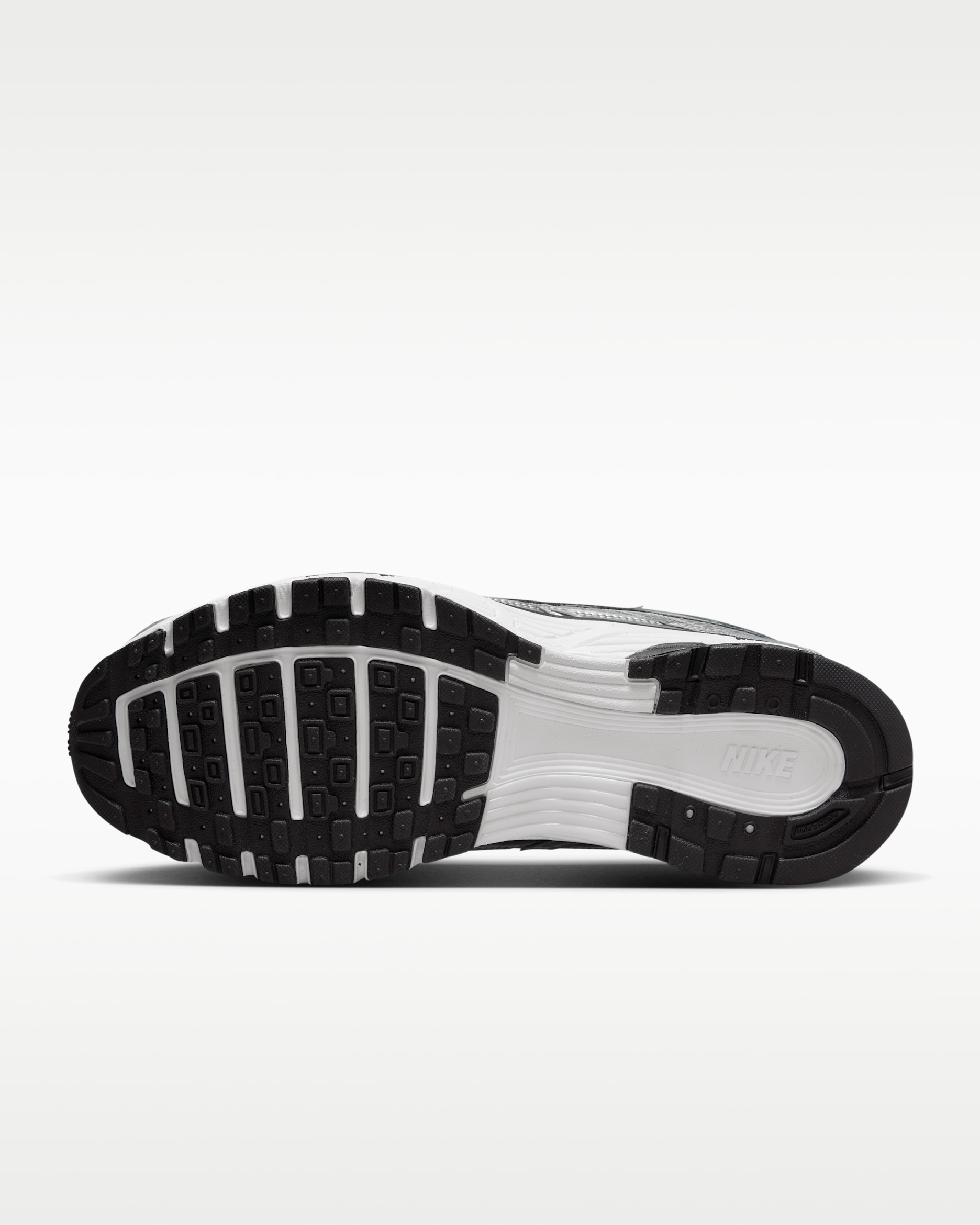 NIKE P 6000 3